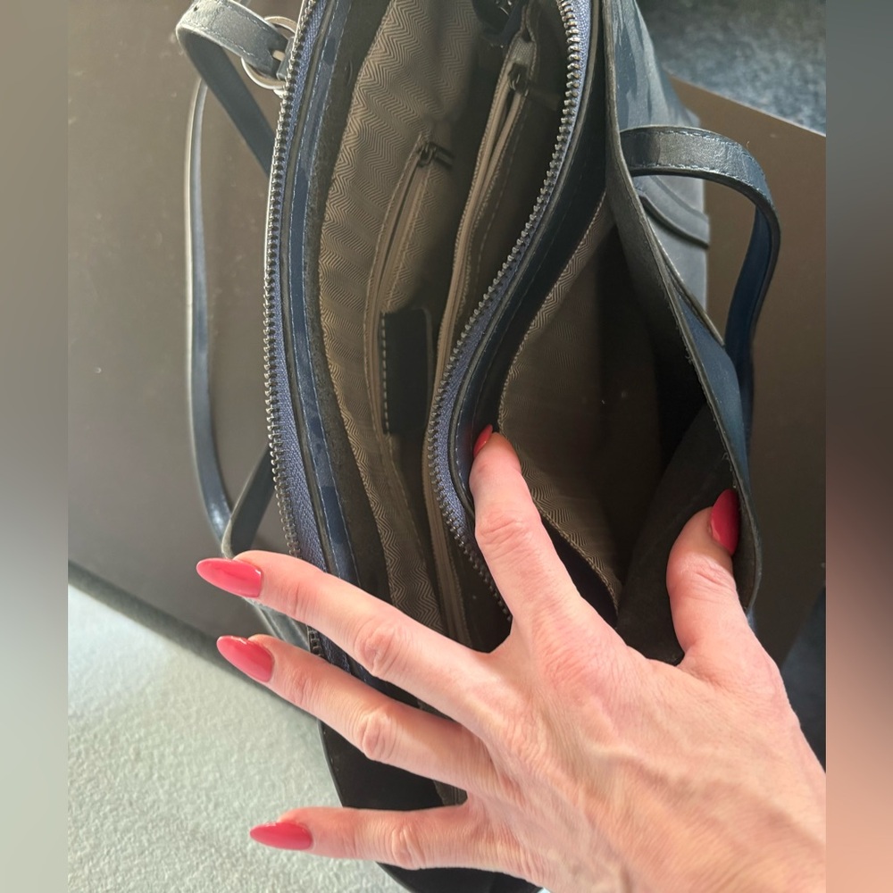 MDBM Navy Tote - Picture 5 of 6